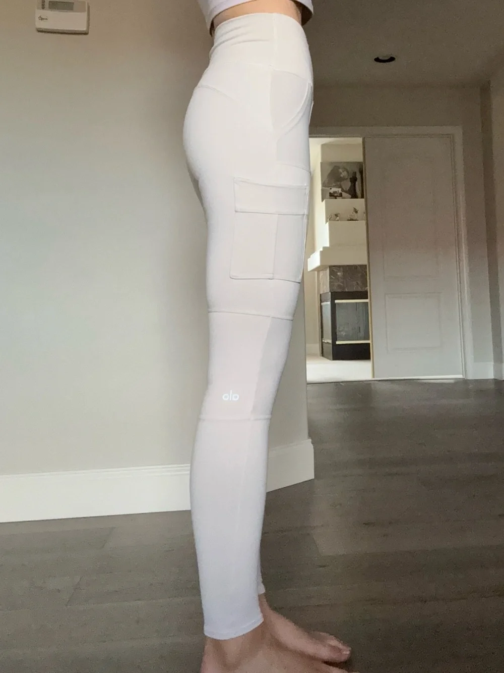 ALO Yoga White High-Waist Cargo Pocket Leggings